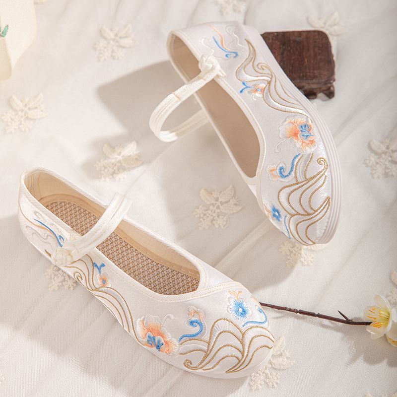 Damenschuhe Neue Hanfu-Schuhe für den Herbst Damenschuhe im antiken Stil mit Stickereien und flacher Sohle Antike Kostümschuhe mit Stickereien im Han-Element-Stil_voghion.com