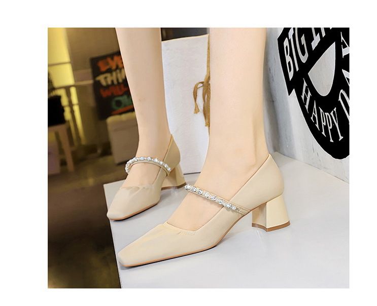 5288-17 Scarpe da donna con tacco medio e spesso, versione coreana, con punta quadrata, punta bassa, strass di perle, dritte_voghion.com