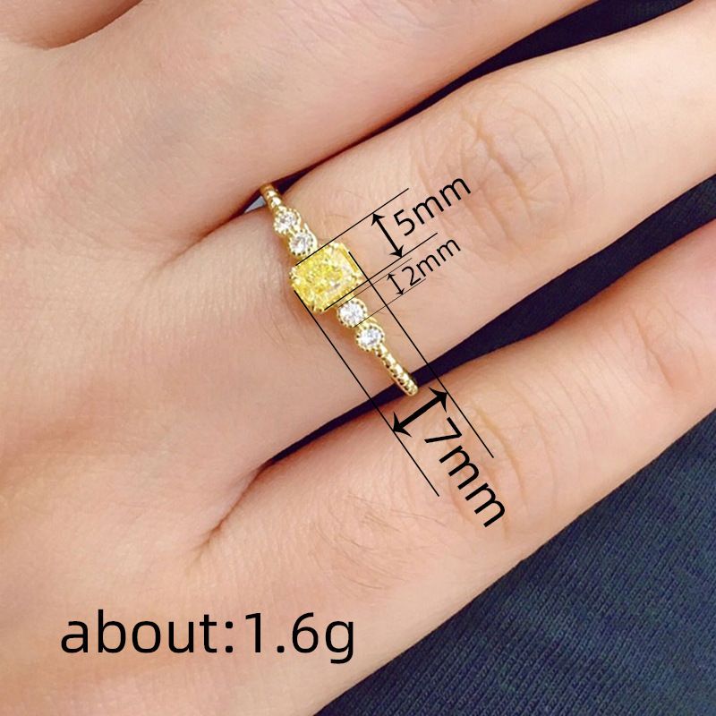 Leichter Luxus-High-End-Ring mit Zirkonia-Intarsien im Zuckerwürfel-Stil, geschlossen, elegant, für Prominente_voghion.com