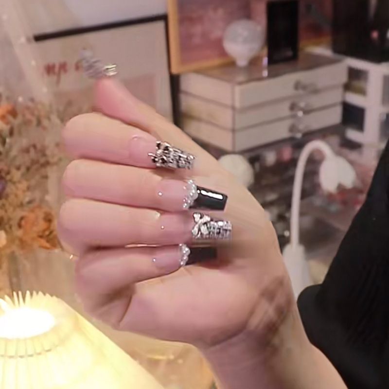 Wearing long black small fragrant alloy butterfly with detachable manicure finished nail patch_voghion.com