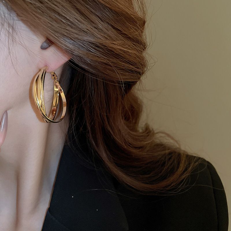 Silver Needle Cross Hollow Geometric Earrings Metal Design Earrings European And American Light Luxury Fashion Earrings_voghion.com