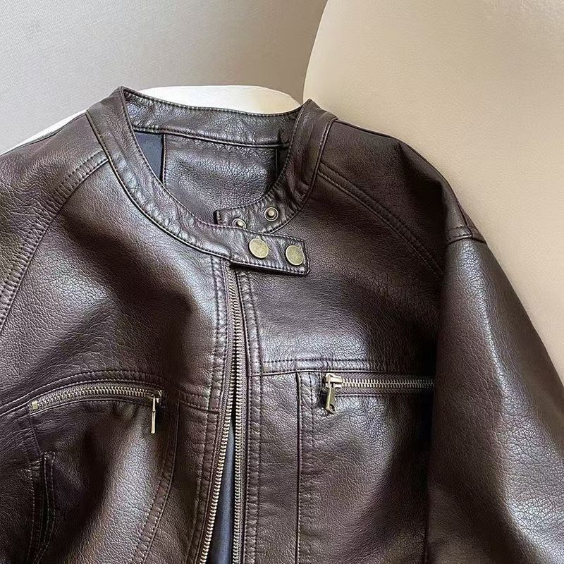 Damen-PU-Lederjacke im Vintage-Stil – Locker geschnittene, kurze Bikerjacke mit Revers, Schwarz/Braun/Ankara-Rot (Größen L-3XL)_voghion.com