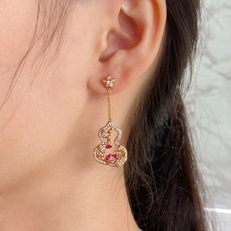 Designer's Classic Women's Full Diamond Vine Gourd Earrings Rose Gold Hollow Diamond Pendant Ruby Light Luxury Earrings Earrings_voghion.com