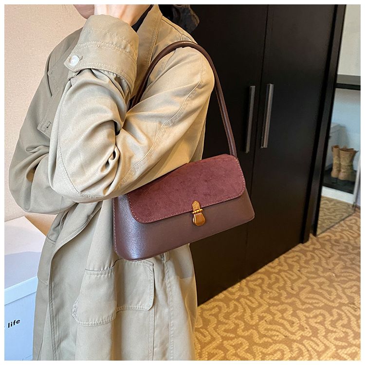 Matte underarm high-end women's 2024 leopard print patchwork shoulder bag, fashionable and personalized handbag_voghion.com