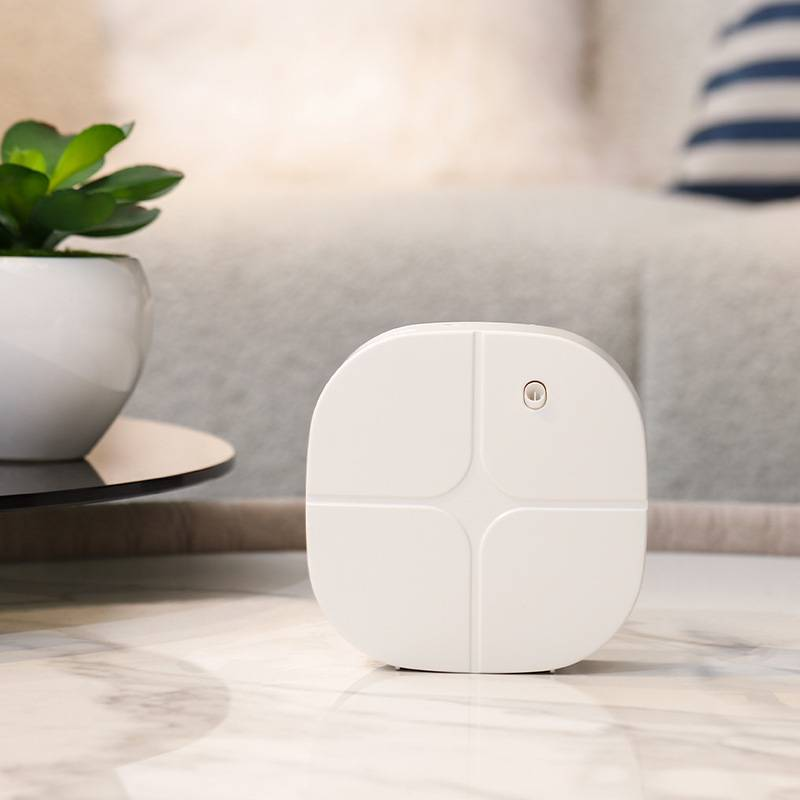 Weißer automatischer Mini-Lufterfrischer zur Wandmontage für Zuhause und Büro – batteriebetriebener Diffusor für ätherische Öle mit leisem Betrieb_voghion.com