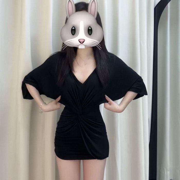Plus Size Pure Desire Hot Girl Style V-Ausschnitt Kurzarm für Frauen Sommer Neue Taillen-Cinching gerüschte Stretch Bodycon Mini_voghion.com