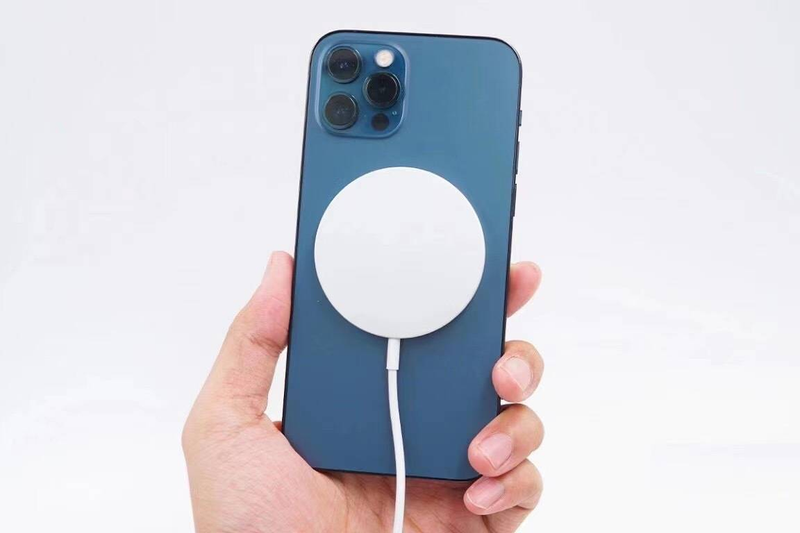 15W draadloze oplader voor iPhone 15/16 Pro, 4-spoel sterke magnetische snellaadpad, compatibel met hoesjes, PD-gecertificeerd_voghion.com