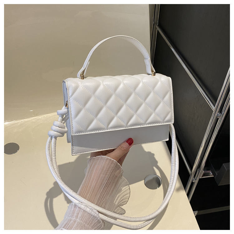 2023 new fashion simple small fragrant wind women's bag net red niche women's bag rhombus single shoulder diagonal bag design sense_voghion.com