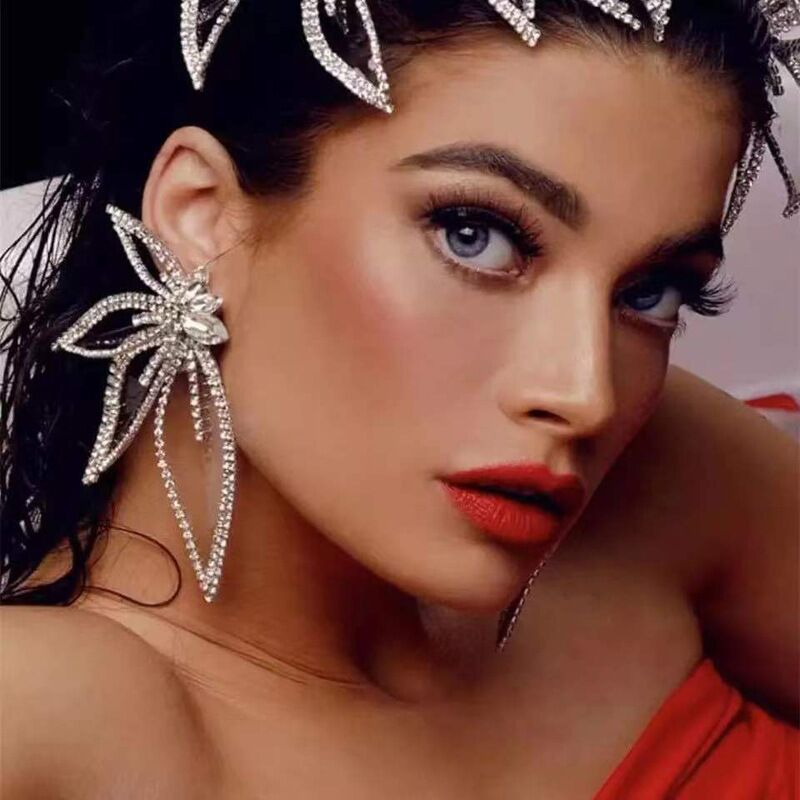 Orecchini a farfalla con ali di farfalla tempestati di diamanti, esagerati in stile europeo e americano, orecchini in metallo con diamanti scintillanti in stile americano femminile_voghion.com
