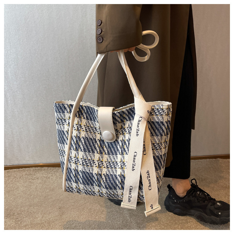 Borse autunnali e invernali Borsa da donna di grande capacità 2023 Nuova borsa a tracolla in tela premium versatile alla moda Borsa a tracolla per pendolari_voghion.com