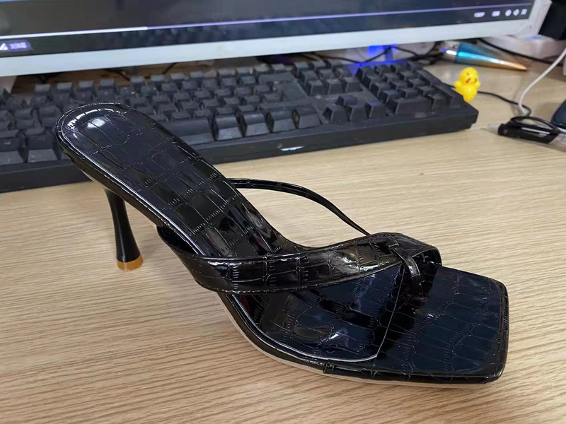 Chinelos femininos plus size - Sapatos confortáveis e estilosos para usar em casa com suporte para o arco (várias cores)_voghion.com