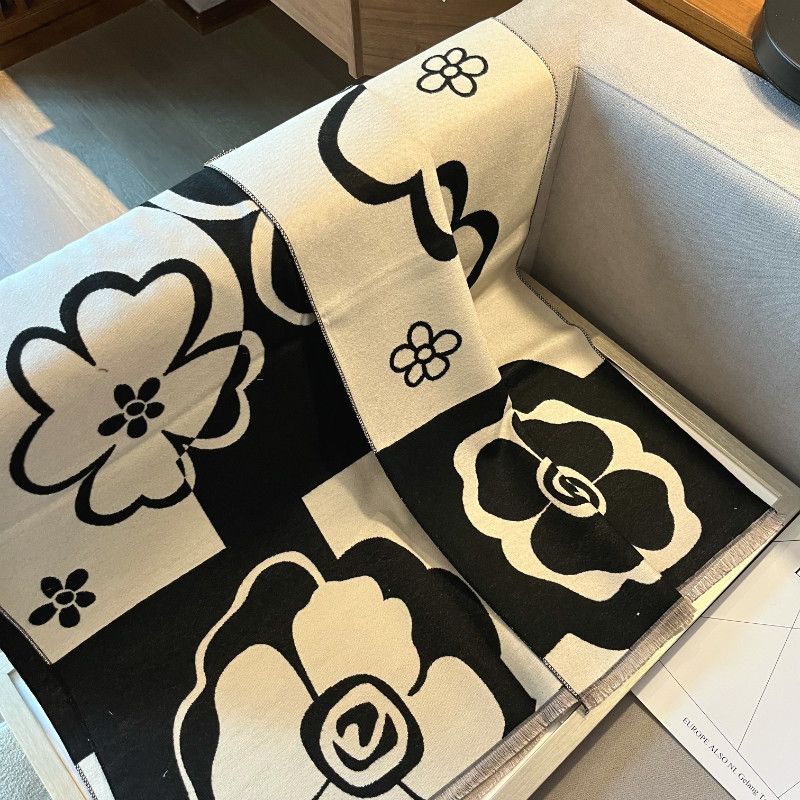 Bufanda de cachemira sintética de lujo: chal de invierno con estampado floral de camelia, suave y elegante accesorio para la oficina._voghion.com