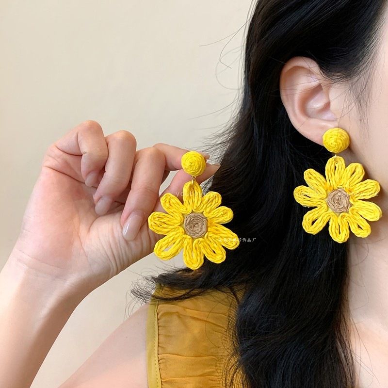 Orecchini a spirale antizanzara con nappa lunga in stile foresta di osmanto dorato autunnale, design di nicchia dolce, ganci per orecchini di alta qualità_voghion.com