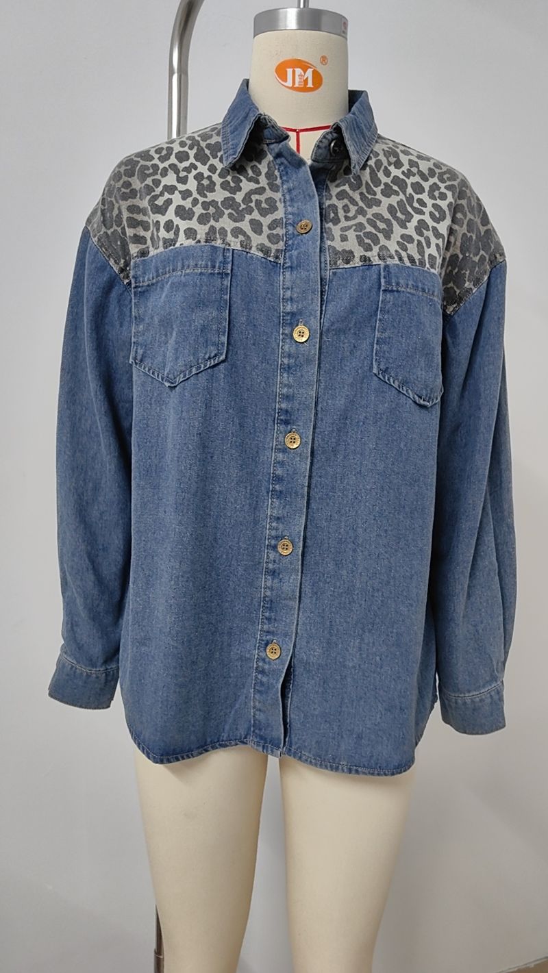 Camicia in denim patchwork con stampa leopardata, vestibilità comoda e lavata per donna - Blusa oversize con bottoni, stile streetwear vintage e maniche lunghe_voghion.com