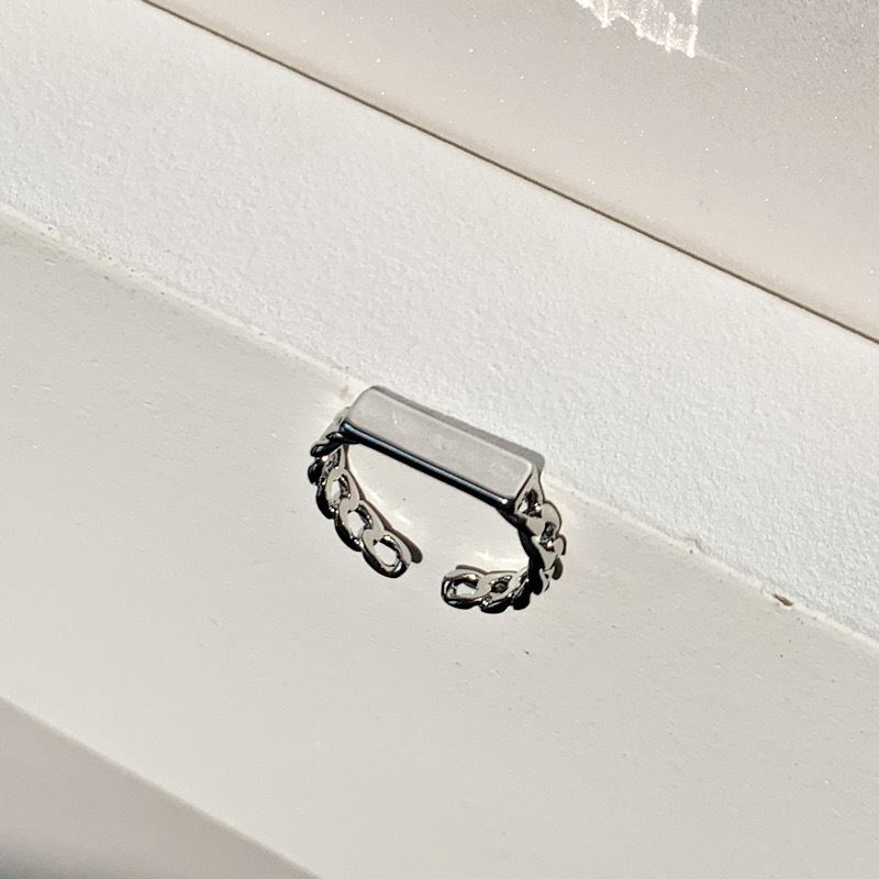 French Style Luxury Niche Design, Feather Texture, Plain Circle, Pearl Women's Index Fier Ri, Personalized Trendy_voghion.com