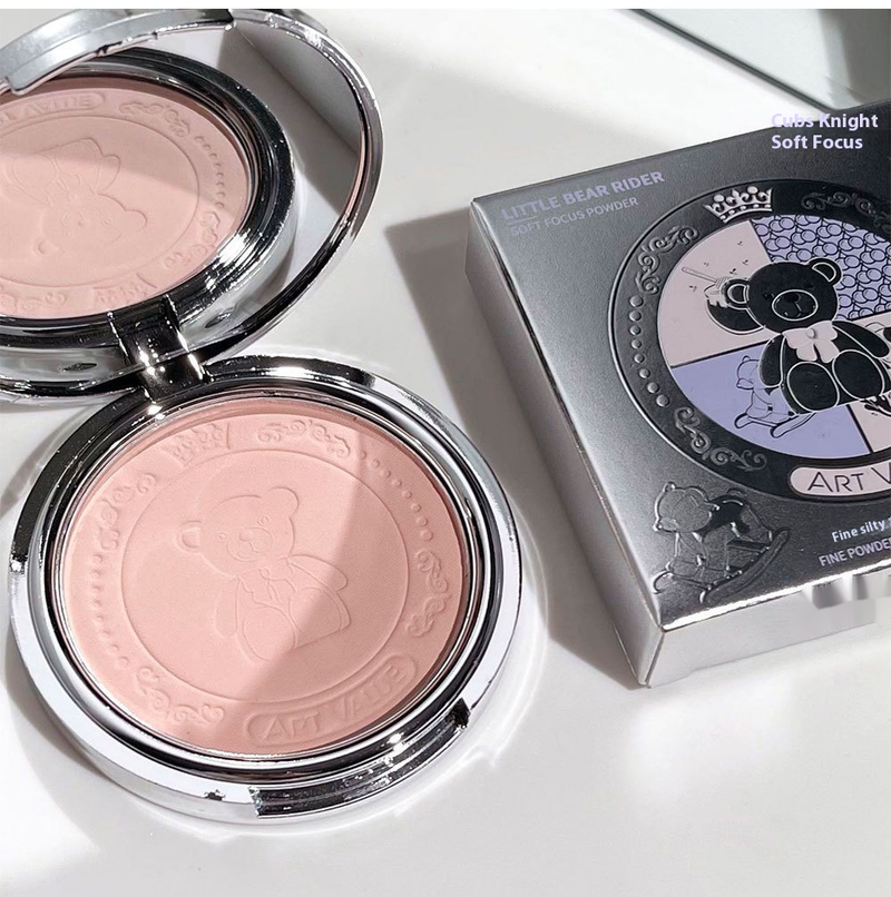 2024 Krása Novinka Art Value Bear Knight Matte Powder Mist Face Clear Soft Scorched Powder Non Fluting Powder Beautiful Powder_voghion.com