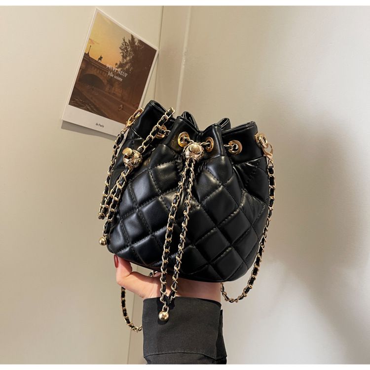 Damen Bucket Bag Diamond Chain Crossbody Bag Kleine Bucket Bag mit Kordelzug Leichte, luxuriöse, runde Bucket Bag Umhängetasche Crossbody Bag Frau_voghion.com