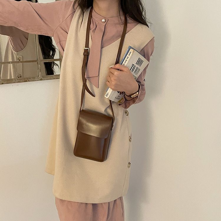 2024 trendy vertical mini girl's square simple diagonal cross phone bag, solid color PU coin purse, small bag for women_voghion.com