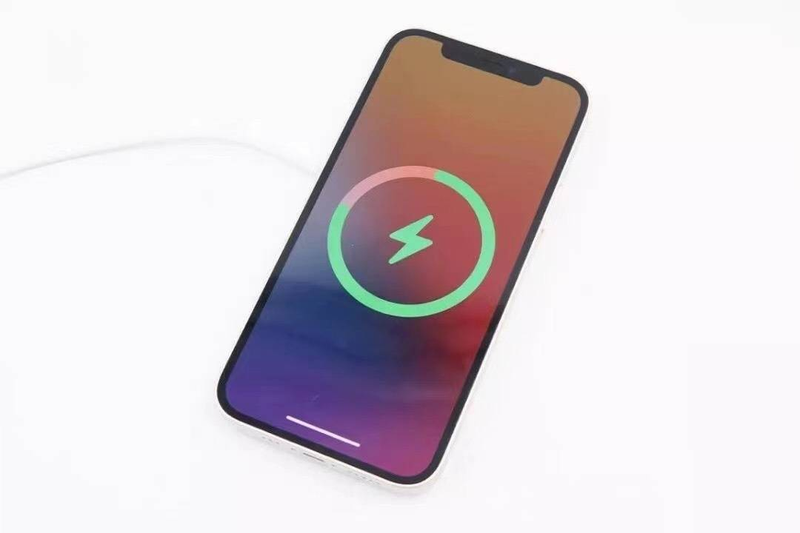 15W draadloze oplader voor iPhone 15/16 Pro, 4-spoel sterke magnetische snellaadpad, compatibel met hoesjes, PD-gecertificeerd_voghion.com