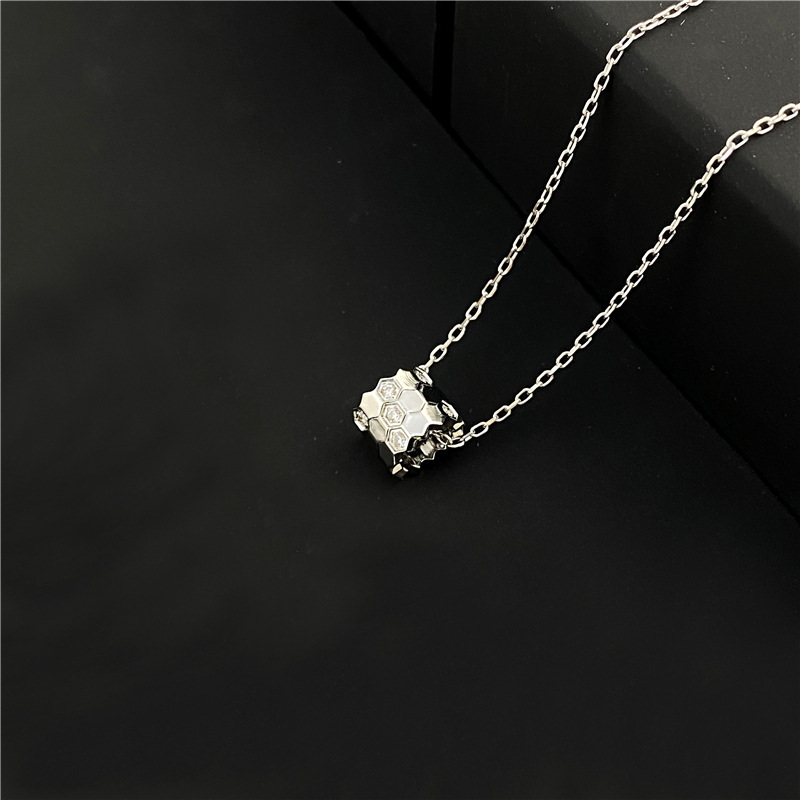 Designers klassiska honeycomb-halsband CNC-tillverkade sexkantiga honeycomb-hänge roséguld Enkelt honeycomb-halsband_voghion.com
