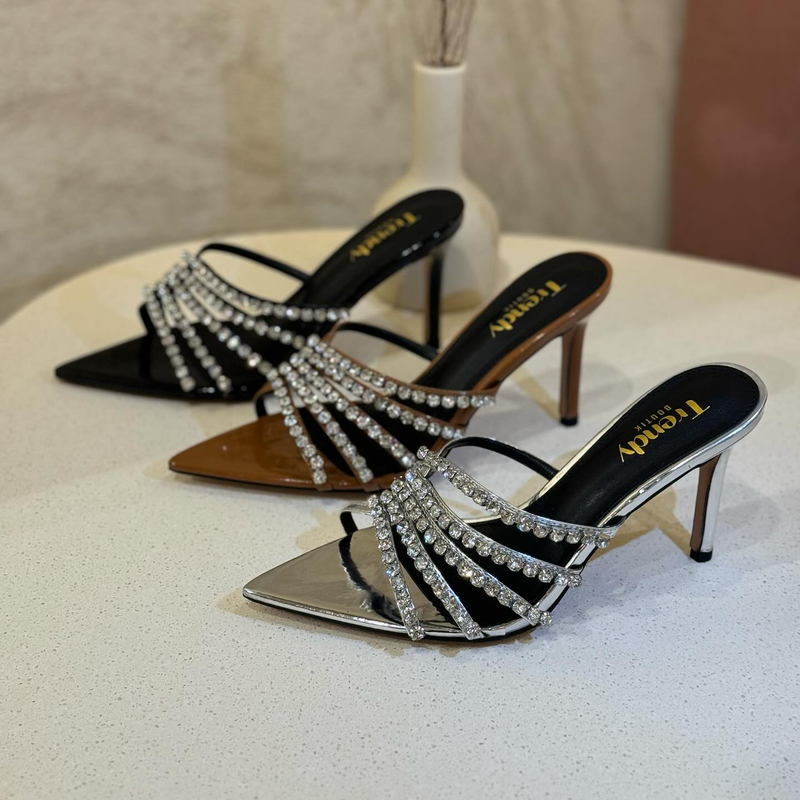 Dam sommar nya strass öppen tå tunna rem spetsiga halvhalsade höga klackar stilett mångsidiga sexiga mode sandaler_voghion.com