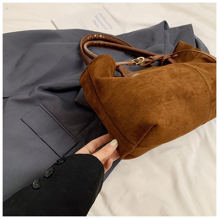 2024 Trendy Matte Texture Tote Commuter Large Capacity Suede Handbag Shoulder Women's Bag_voghion.com