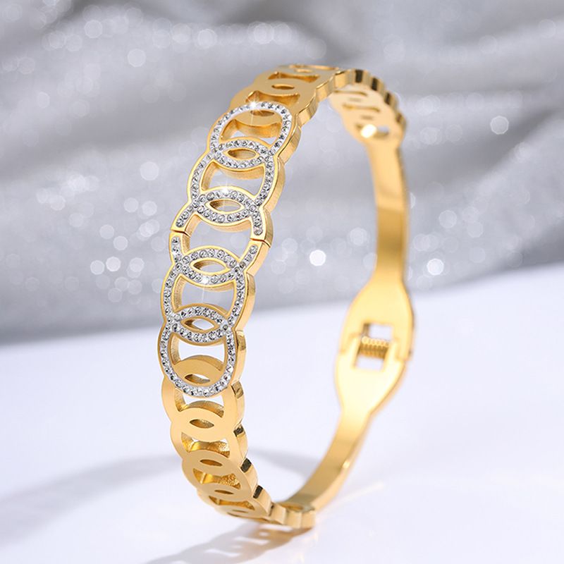 Braccialetto di diamanti da donna, bracciale in acciaio al titanio dorato, bracciale in acciaio inossidabile Lucky Five, anelli pieni di diamanti aperti per donna, lusso leggero di alta qualità, personalità_voghion.com