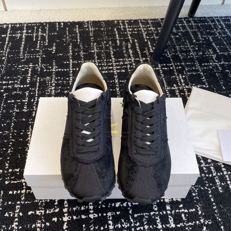 The New Sports Shoes For Autumn And Winter 24 Use A Worn-Out Canvas Upper Design_voghion.com