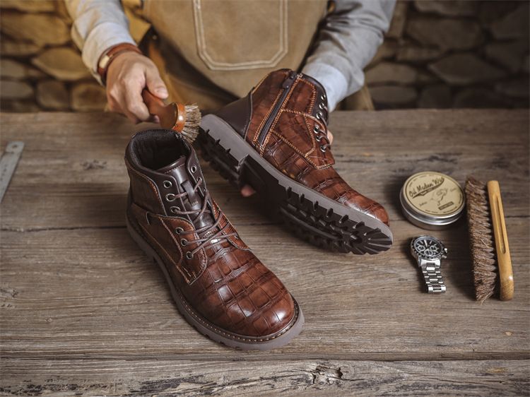 2024 Autumn New Martin Durable British Style Short Mid-top Men's Leather Boots_voghion.com