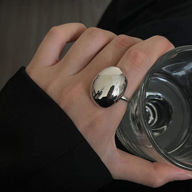 Metallic Glossy 3D Minimalist Oval For Women, Unique Exaggerated High-End Design Sense Hand Jewelry Ring_voghion.com