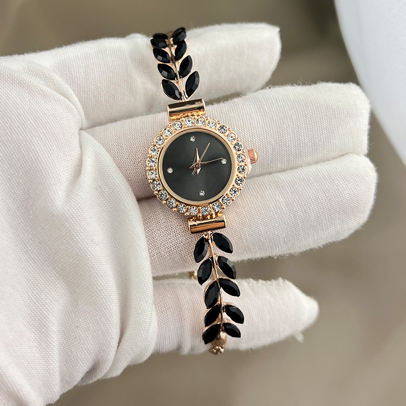 Orologio da donna rotondo con foglia di diamante della nuova moda 2023 con quadrante semplice e tavolo regalo con regolazione gratuita_voghion.com