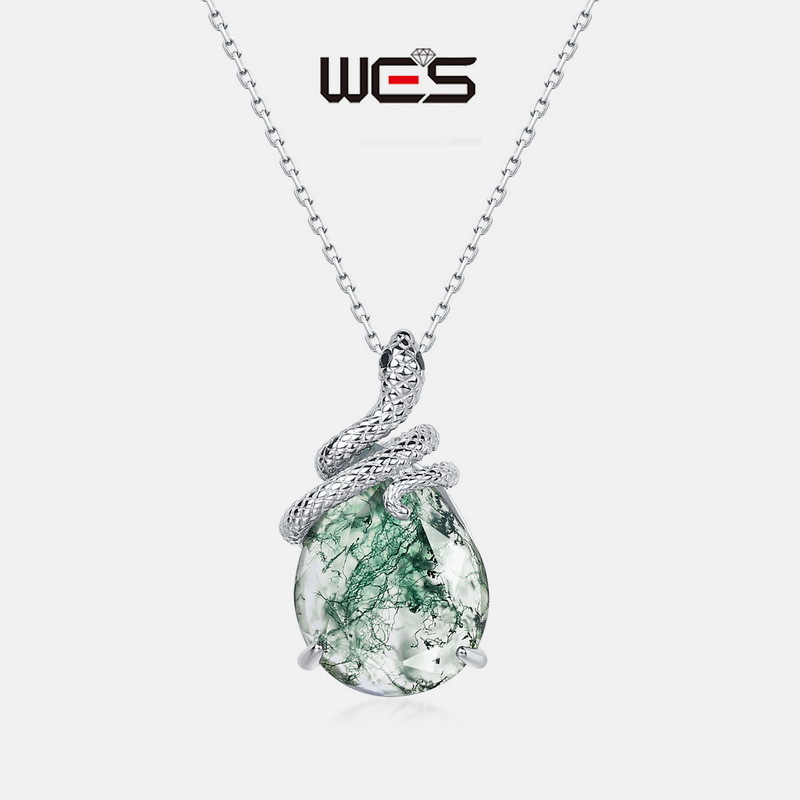 Ciondolo in pietra muschio verde naturale arrotolato a forma di serpente, ciondolo in agata erba acquatica intarsiata in argento S925 da donna_voghion.com