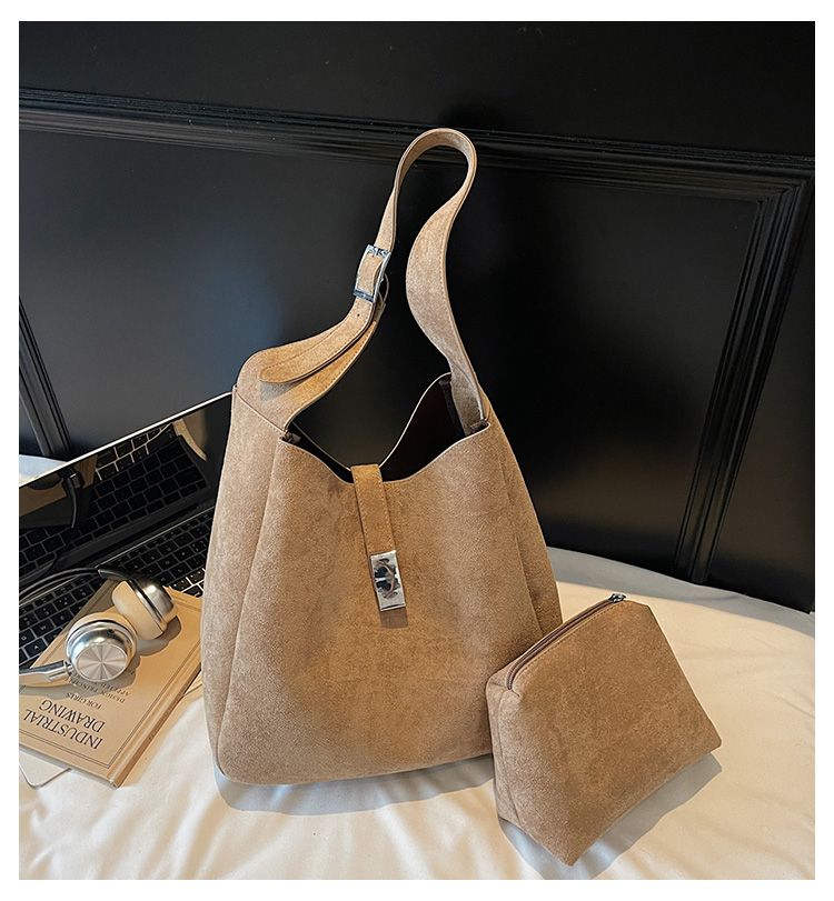 Sac à bandoulière simple et tendance de grande capacité pour femme, nouveau modèle 2025, sac seau décontracté en daim_voghion.com