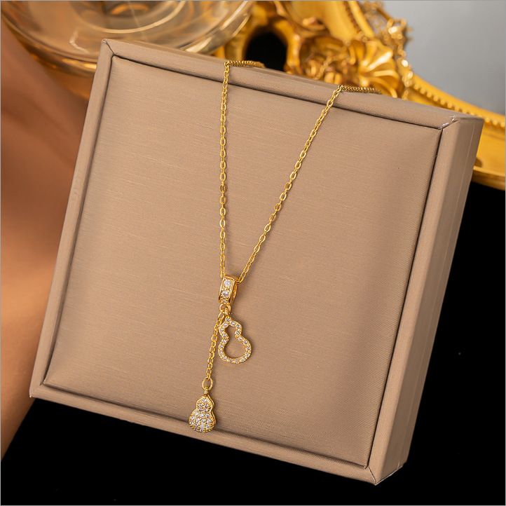 Nouveau collier ras du cou en acier titane inaltérable pour femme, tendance et simple, avec un trèfle à quatre feuilles et un style élégant._voghion.com