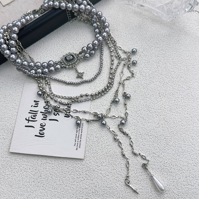 Perlenkette Herbst und Winter Kreuz Stapeln Mehrschichtiger Choker Weibliche Nische Leichtes Luxustemperament All Match Pullover Kette_voghion.com