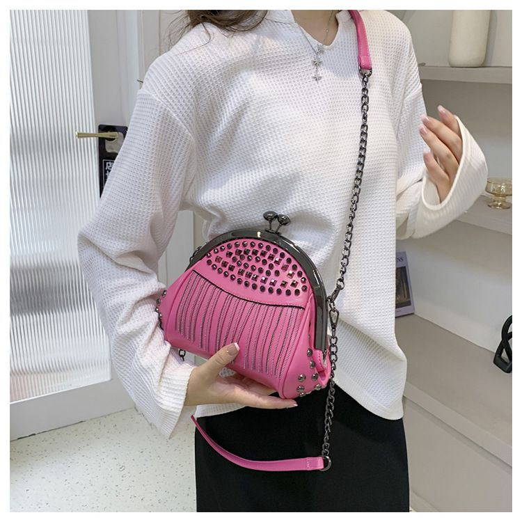 Neue trendige Diamant-Nieten-Quastenkette für eine Schulter, Umhängetasche mit Handclip für das Abendessen, Damentasche_voghion.com