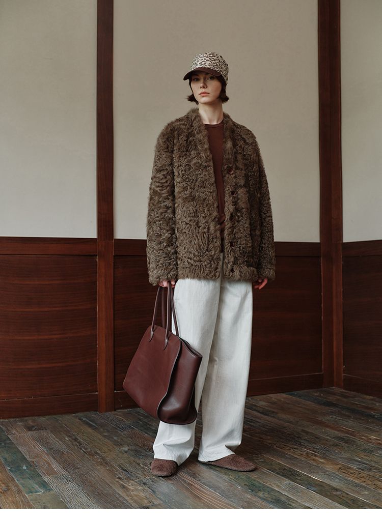 Damen-Kunstpelzmantel mit natürlichen Locken – gemütlicher V-Ausschnitt, offener Cardigan-Stil, toskanisch inspirierte Kunst-Shearling-Jacke_voghion.com