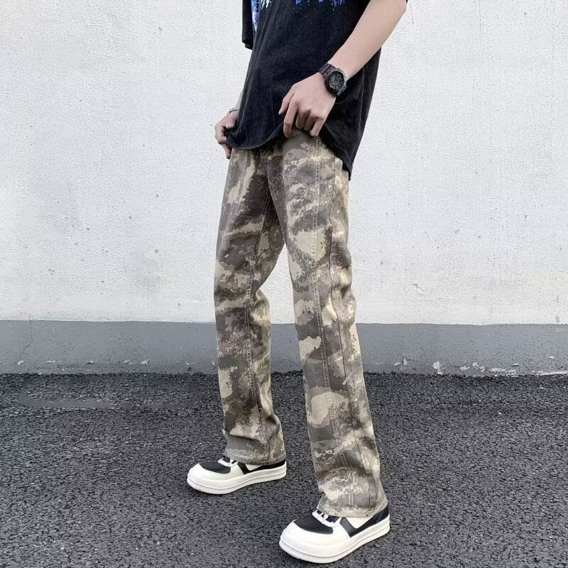 Calça jeans masculina streetwear camuflada - Calça reta de corte folgado com design urbano, tecido de poliéster confortável, estilo casual moderno._voghion.com