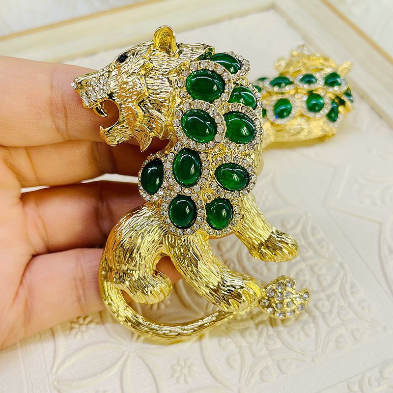 Designer Elements: Palace Retro Male Lion Brooch Pendant, Heavy-duty Pin, Men's And Women's Jewelry_voghion.com