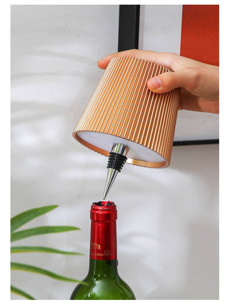 Lampada da tavolo a LED a forma di bottiglia di vino e tappo di sughero - Luce d'atmosfera RGB che cambia colore per bar, ristoranti e arredamento per la casa, ricaricabile tramite USB, illuminazione ambientale dimmerabile_voghion.com