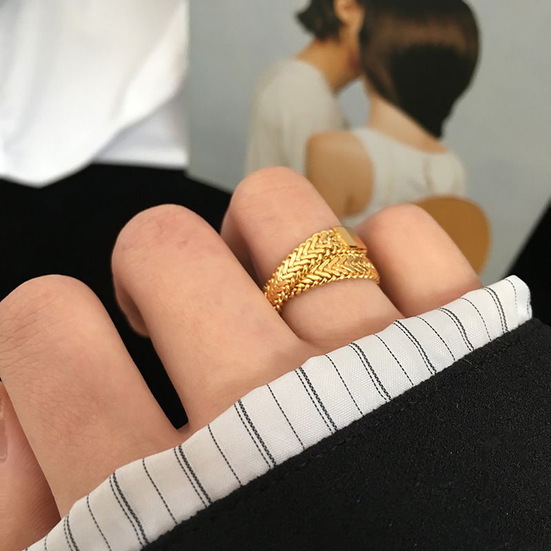In Stock New French Niche Design Soft Snake Bone Stacking Rings Gold Metal Personality Hip Hop Accessories_voghion.com