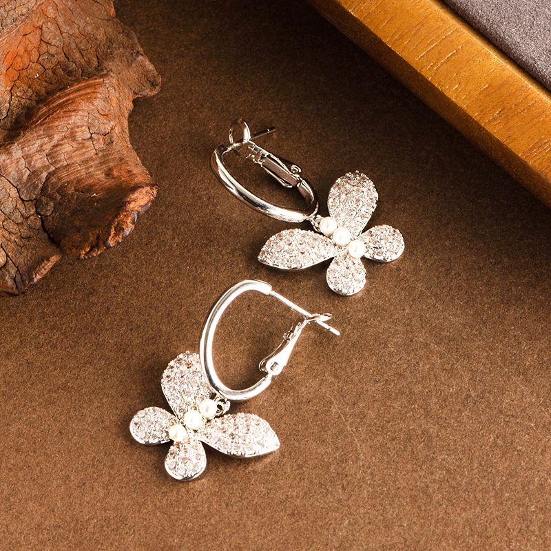 Online-populäre Live-Übertragung der gleichen Art von Volldiamant-Perlen-Schmetterling, einfache und hochwertige Ohrringe_voghion.com