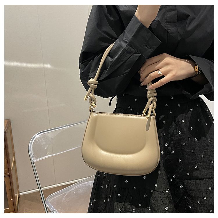 Elegant Saddle 2024 Summer New Fashionable Casual Women's Shoulder Simple Underarm Bag for Women_voghion.com