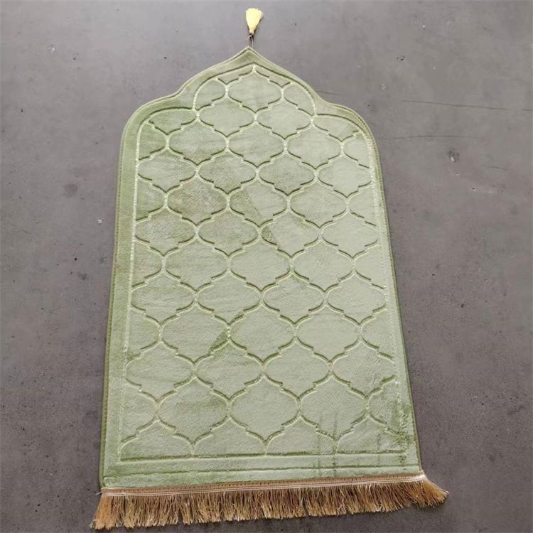 Islamic Prayer Rug Mat For Muslim Worship Flannel Prayer Mat With Tassel Embossed Dirt Resistant And Easy To Care Mat Source_voghion.com