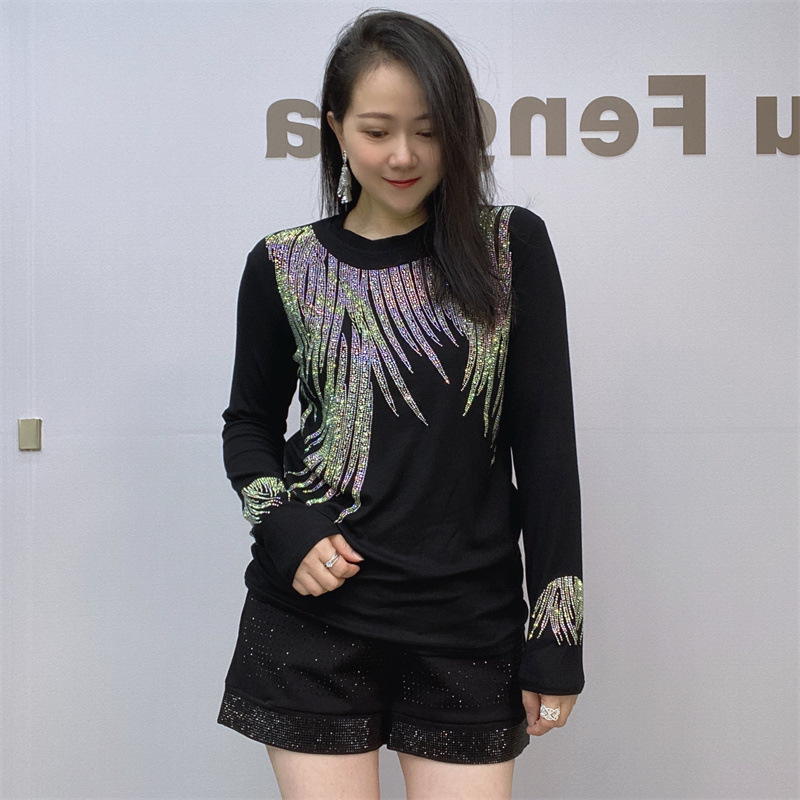 Camicia di fondo per abbigliamento da donna per le donne che indossano abiti da donna_voghion.com
