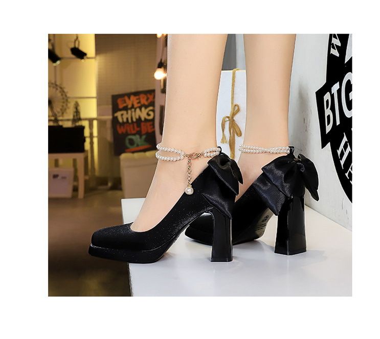 9982-H78TP Französischer kleiner duftender Stil, quadratische Zehenpartie, wasserdichte Plateau-High-Heels mit Schmetterlingsschleife, Perlenkette,_voghion.com