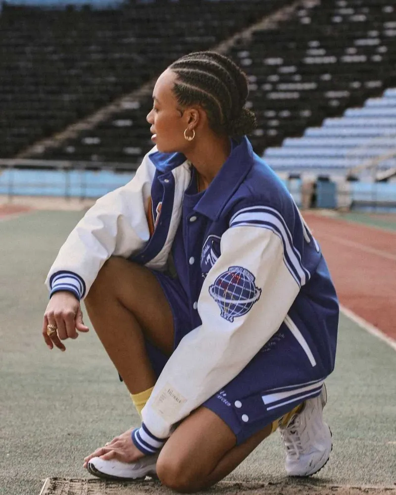 Jacken mit Kontrastärmeln, bestickte Bomberjacke, marineblaue Collegejacke für Herren – lässiger PU-Ledermantel_voghion.com