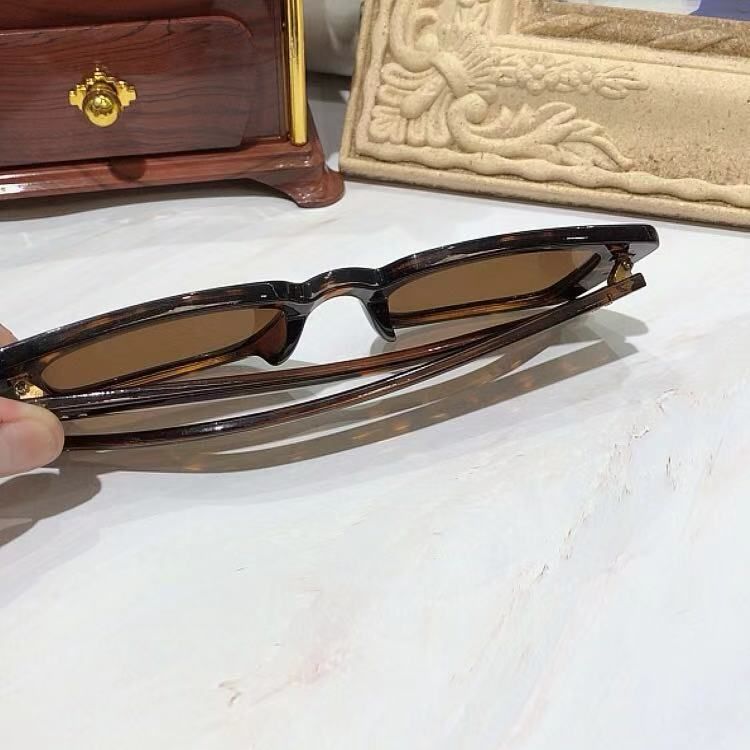 Neue Celin mit dem gleichen Stil der kleinen Rahmen Sonnenbrille und Brille_voghion.com