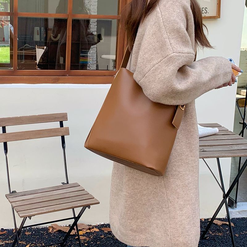 Borsa a secchiello alla moda e alla moda autunno inverno nicchia sotto le ascelle grande capacità donna 2024, versatile crobody_voghion.com