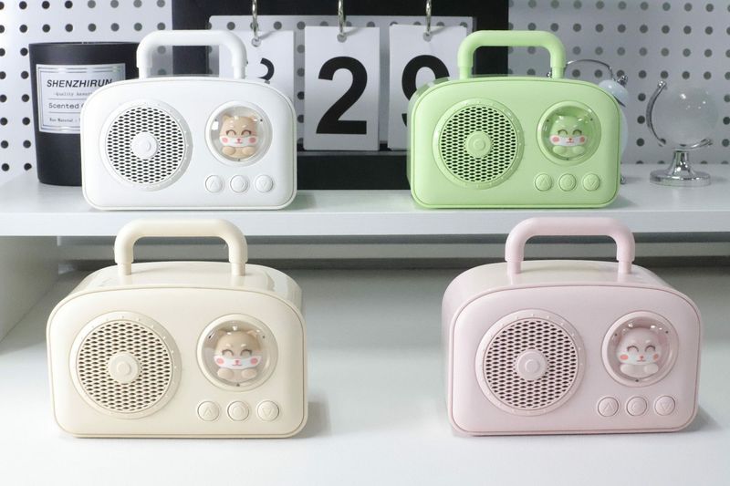 Neuer kabelloser Bluetooth-Mini-Lautsprecher im kleinen, eleganten Design mit guter Klangqualität – das perfekte Geschenk für draußen! Cartoon-Retro-Mini-Lautsprecher_voghion.com